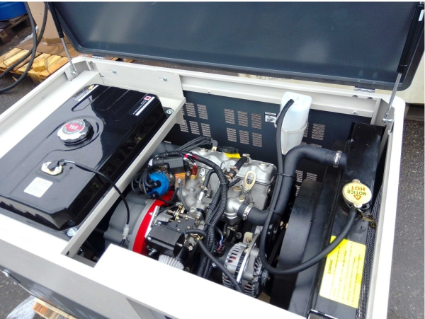 Бензиновый генератор Амперос LT25000E-3 стартер в кожухе с АВР бесшумный фото